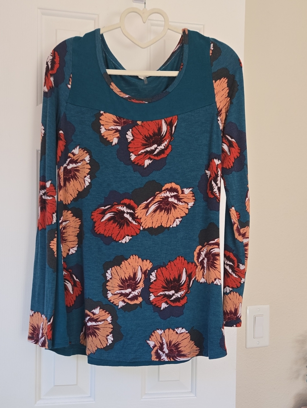 ANDREE BY UNIT Teal Long-Sleeve Floral Top with Red and Peach Blooms-small